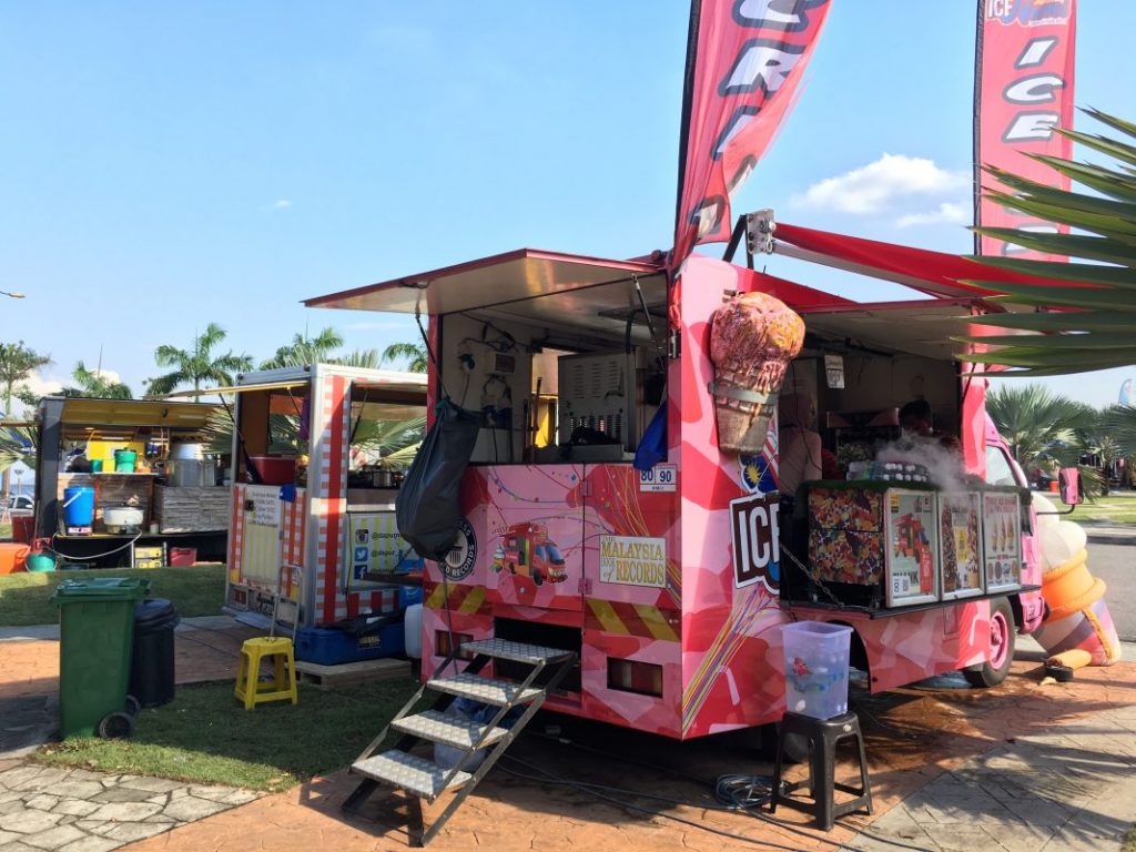 Buah-Buahan Serta Tumbuh-Tumbuhan Segar & Pelbagai Produk Makanan Di MAHA 2018