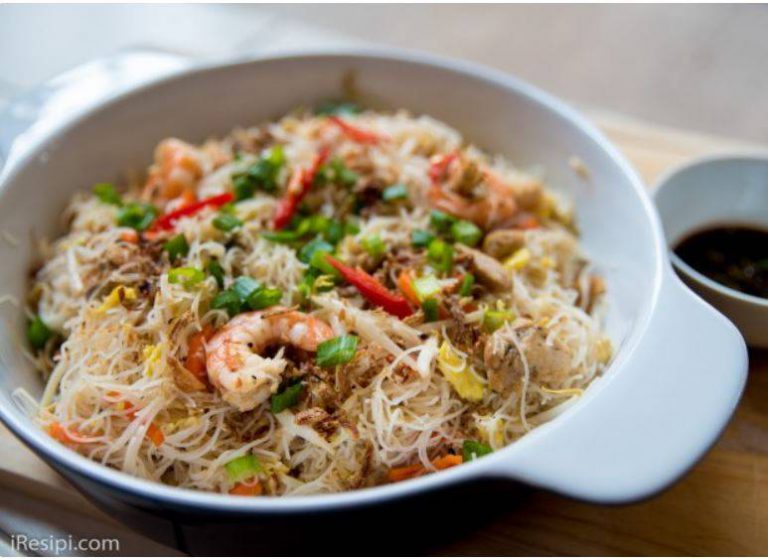 Cara Masak Bihun Goreng Singapura Yang Simple & Sedap. Cara Masak Bihun Goreng Singapura Yang Simple & Sedap.