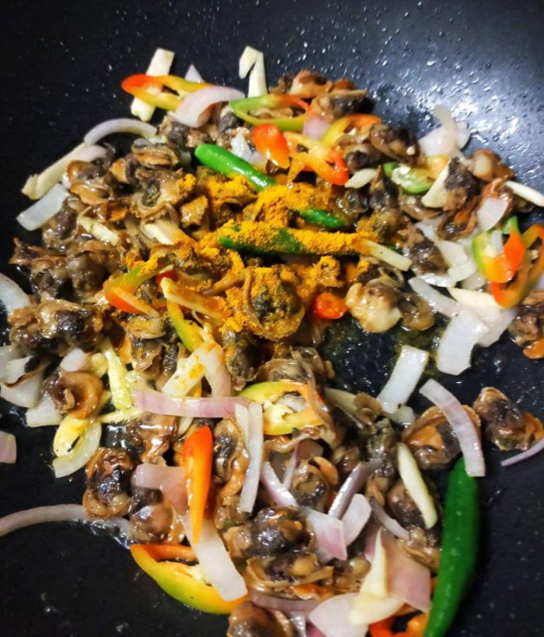 Resipi Kerang Goreng Kunyit Berkentang Sedap. Begini Cara Masaknya