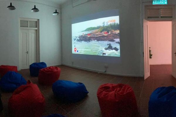 Wanita Ini Kongsi Pengalaman Lepak Santai di Balai Kota, Makan Sambil Teroka Sejarah Kota Tinggi, Johor