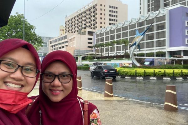 Syurga Makanan Laut, Wanita Ini Teruja Tengok Semuanya Saiz XXXL di Todak Waterfront, Sabah