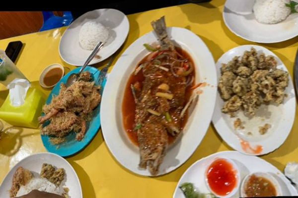 Syurga Makanan Laut, Wanita Ini Teruja Tengok Semuanya Saiz XXXL di Todak Waterfront, Sabah
