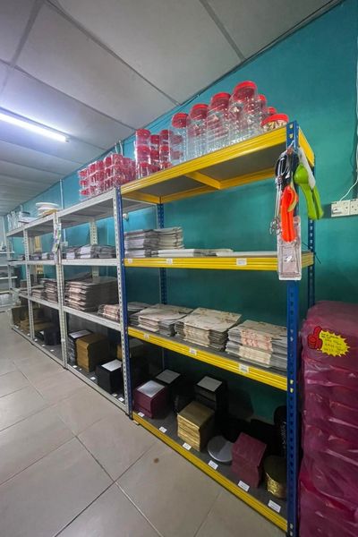 Buka Kedai Bahan Kek & Roti Dalam Kampung, Wanita Ini Ingin Mudahkan Penduduk Dapatkan Produk Bakeri Tanpa Perlu Keluar ke Bandar