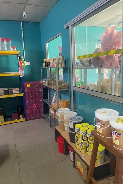 Buka Kedai Bahan Kek & Roti Dalam Kampung, Wanita Ini Ingin Mudahkan Penduduk Dapatkan Produk Bakeri Tanpa Perlu Keluar ke Bandar