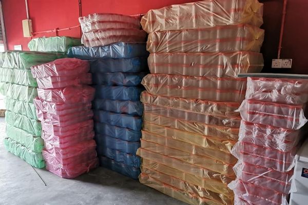 Buka Kedai Bahan Kek & Roti Dalam Kampung, Wanita Ini Ingin Mudahkan Penduduk Dapatkan Produk Bakeri Tanpa Perlu Keluar ke Bandar