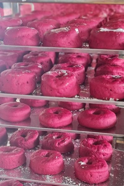 Viral Donat Red Velvet Eira Aziera, Terjual 3,000 Biji Dalam Masa 2 Jam, Pelanggan Sanggup Beratur Panjang, Ini Rahsia Kejayaannya