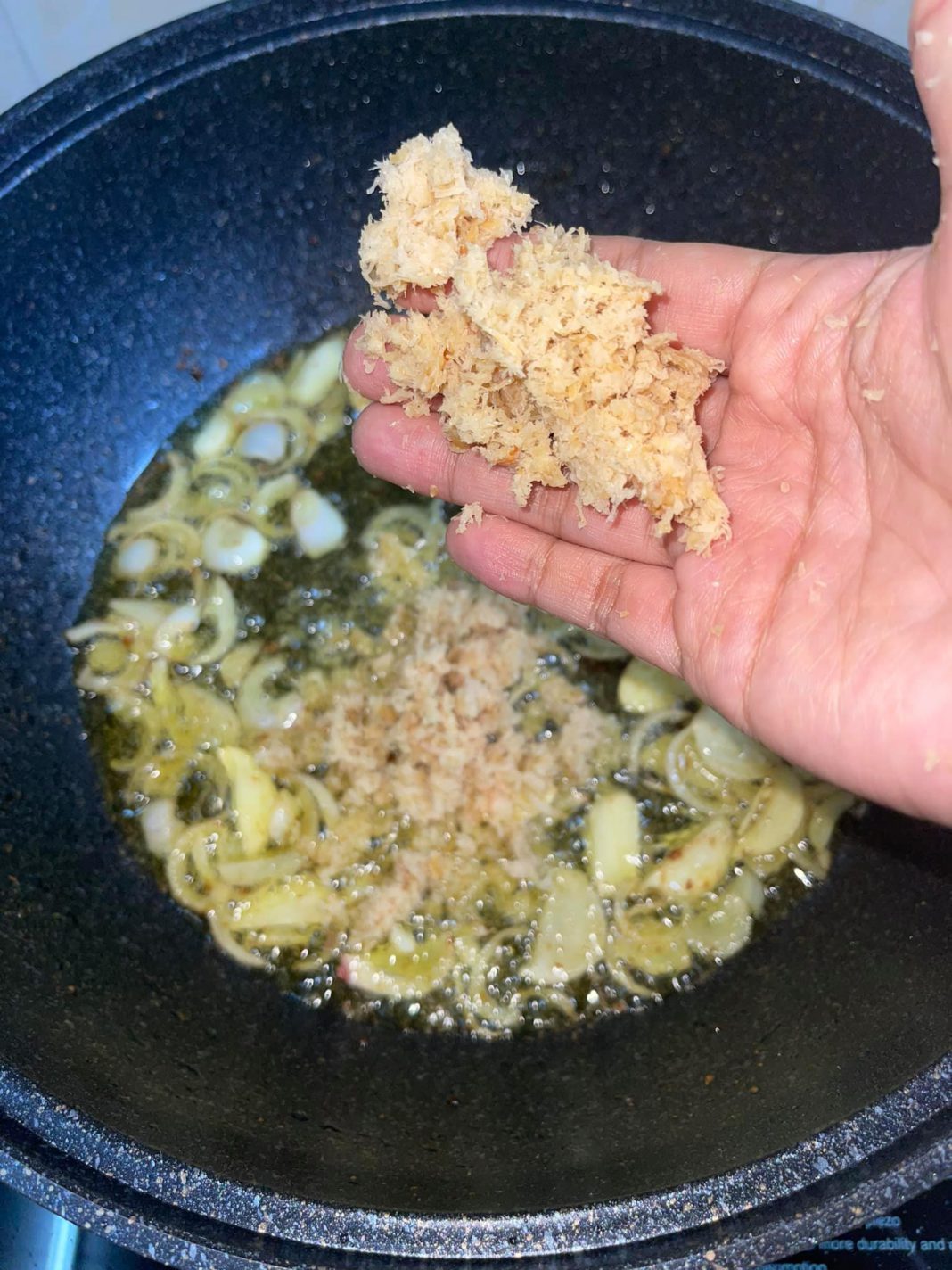 Cara-Cara Masak Nasi Goreng Guna Ikan Sardin Dalam Tin. Sedap Giler!