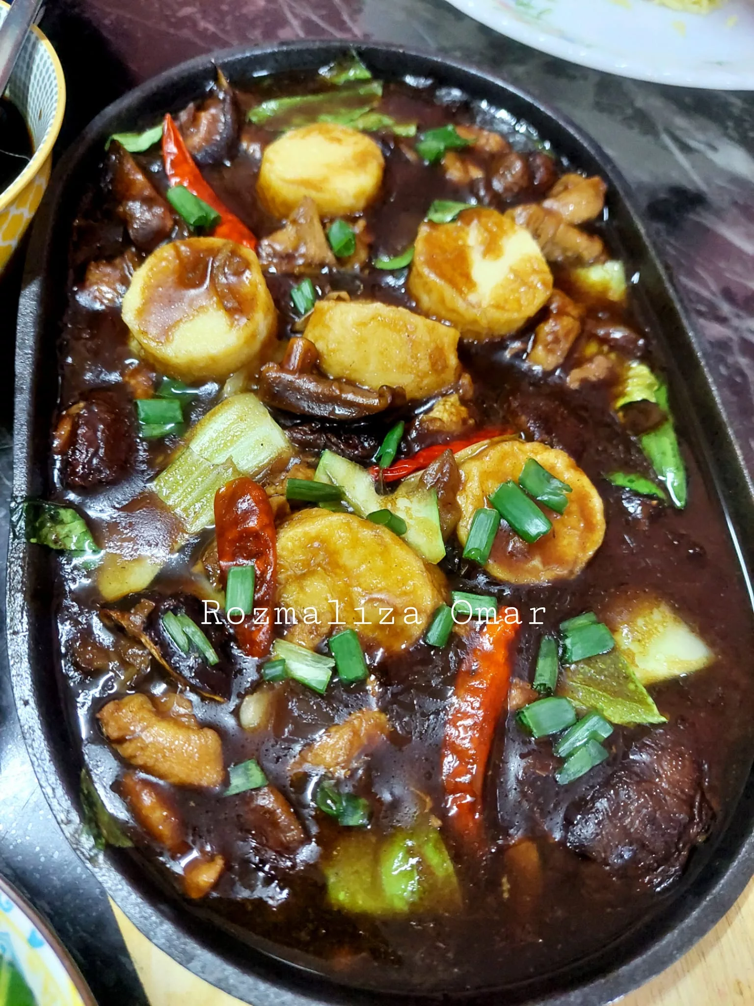 Sizzling Tofu Telur, Masak Dalam Kuali Biasa Pun Jadi!