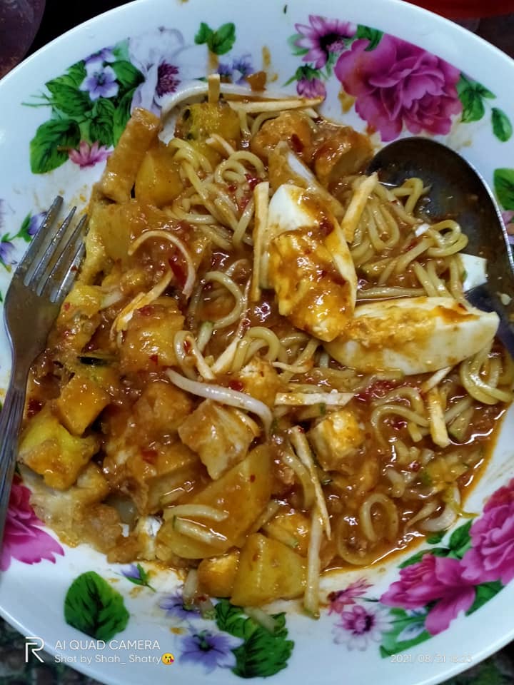 Buat Sendiri Rojak Mee Mamak Style, Lengkap Dengan Kuah, Cucur & Bahan Sampingan