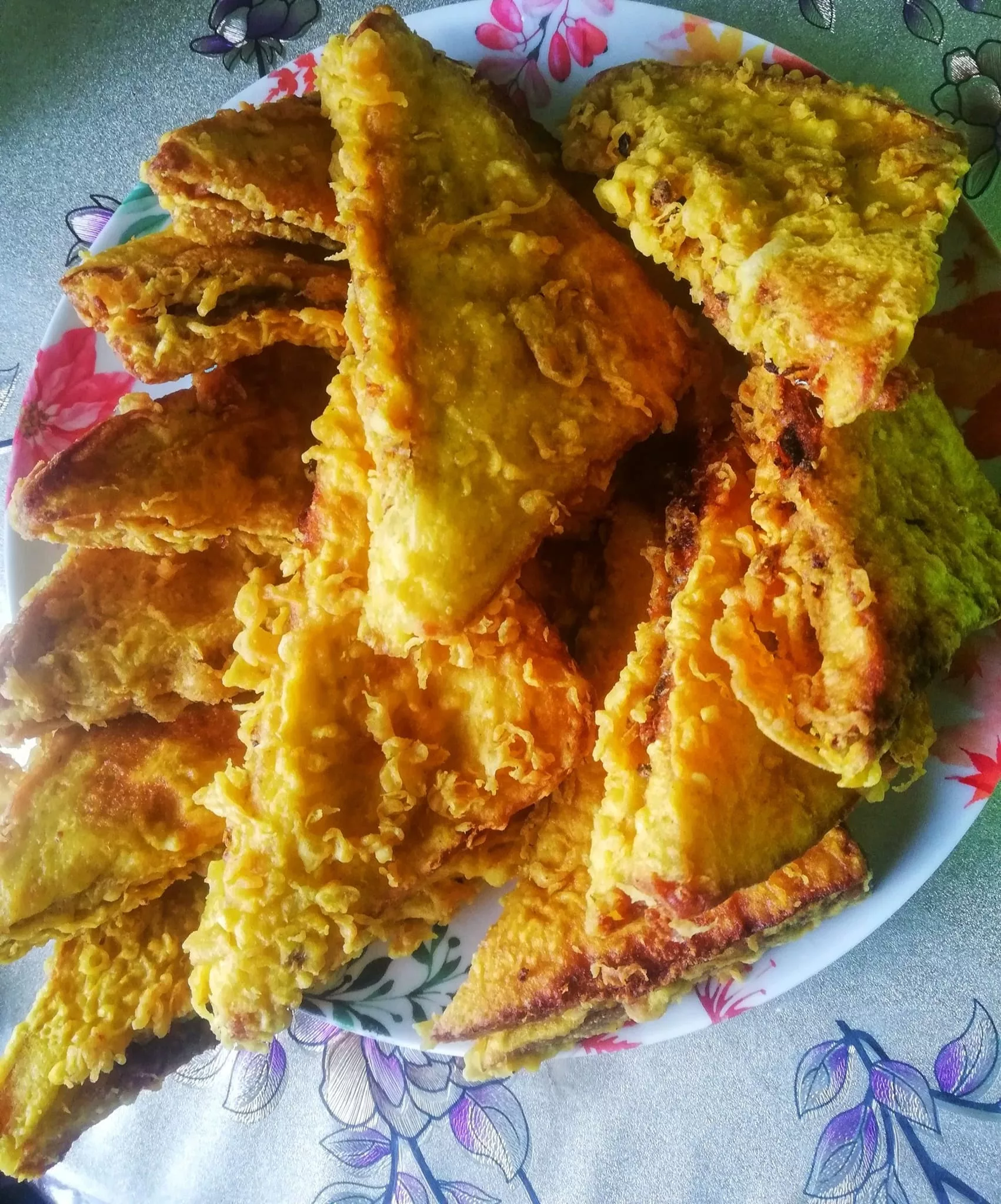 Cara Buat Roti Sardin Crunchy, Celup Roti Dalam Bancuhan Ini Baru Jadi!