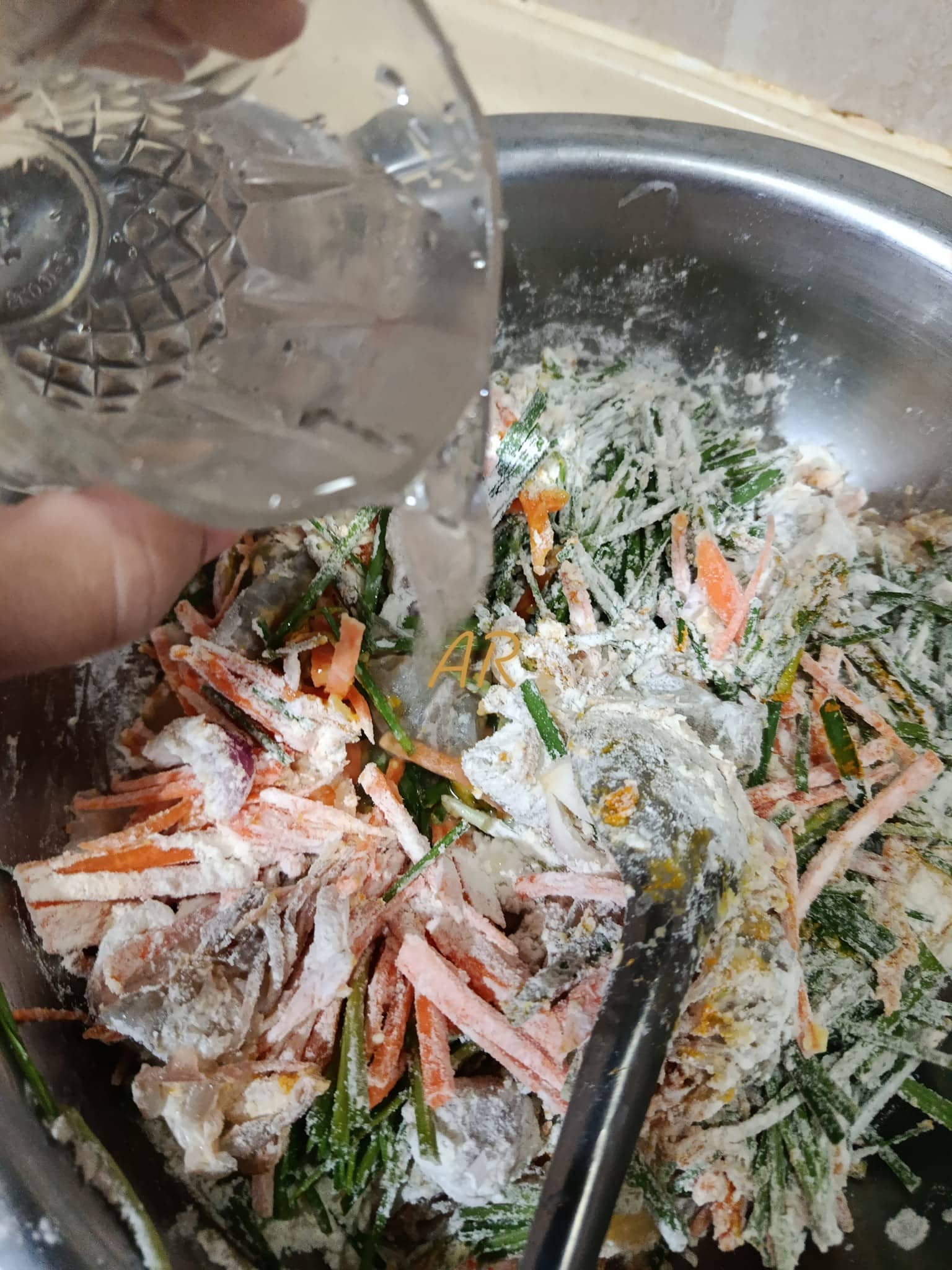 Cucur Udang Rangup Sentiasa Laris, Peniaga Kongsi Resipi & Rahsia Cucur Sedap