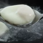 Teknik Poached Egg Sempurna ala Chef, Mudah, Cantik dan Berkhasiat!