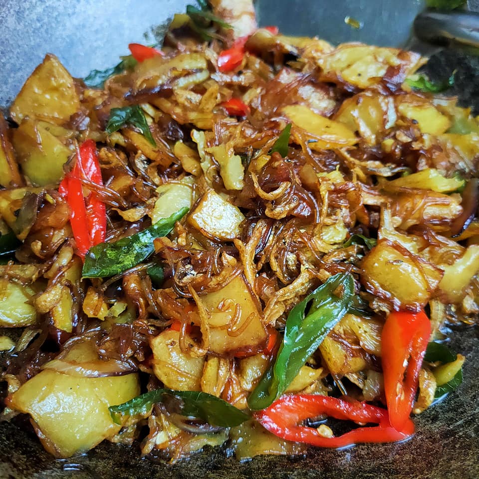 Ikan Bilis Kentang Tumis Suhun, Lauk Simple Tapi Paling Laju Habis