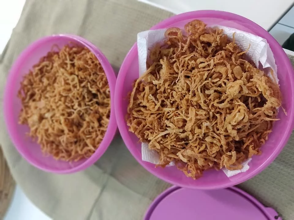 Buat Sendiri Bawang Goreng Lagi Sedap, Guna Tip Ini Supaya Tahan Lama & Tak Lemau