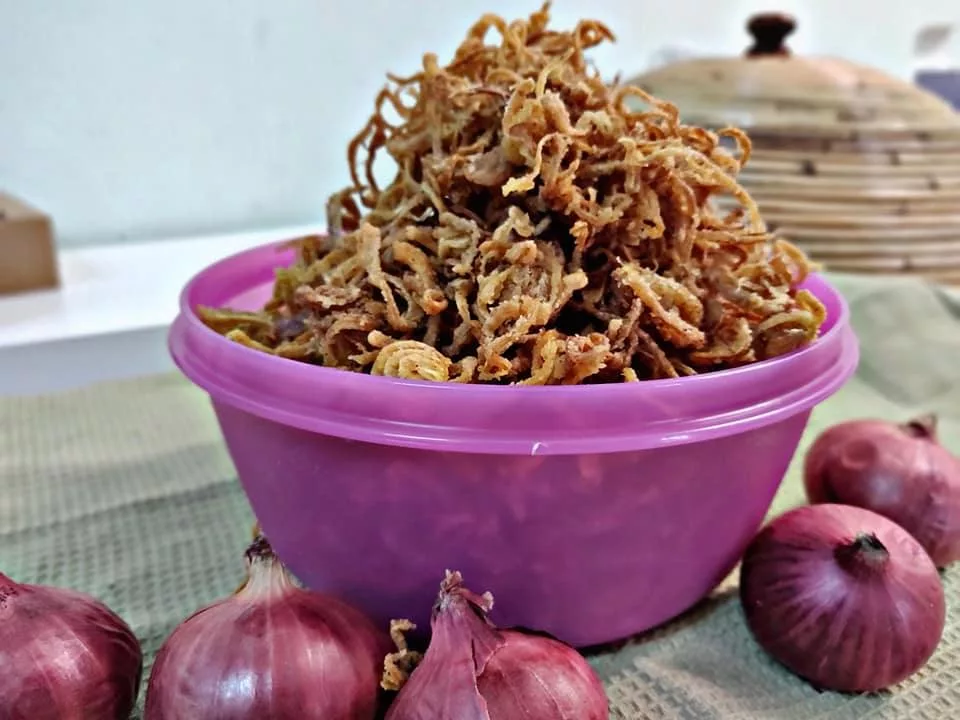 Buat Sendiri Bawang Goreng Lagi Sedap, Guna Tip Ini Supaya Tahan Lama & Tak Lemau
