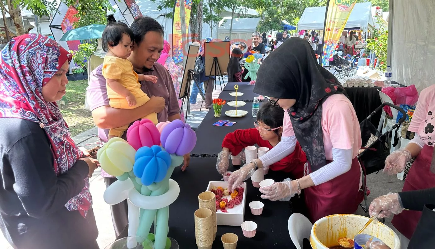 Roti Jala Jelita Jadi Kanvas Seni di Rasa Layan Curry Fiesta 2025