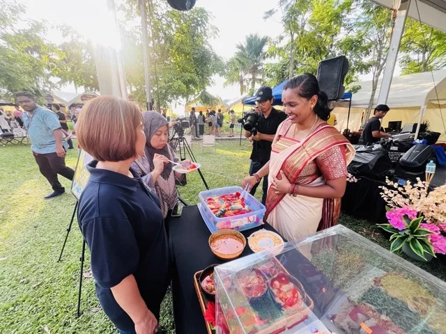 Roti Jala Jelita Jadi Kanvas Seni di Rasa Layan Curry Fiesta 2025