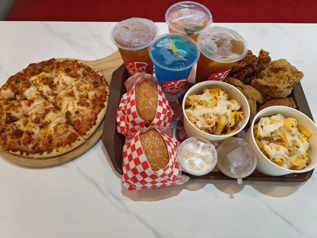 Dulu Peguam, Kini Usahawan Ayam Goreng! MyBaik Fastfood Muslim Buatan Malaysia Pertama Dilancarkan di Bandar Seri Putra