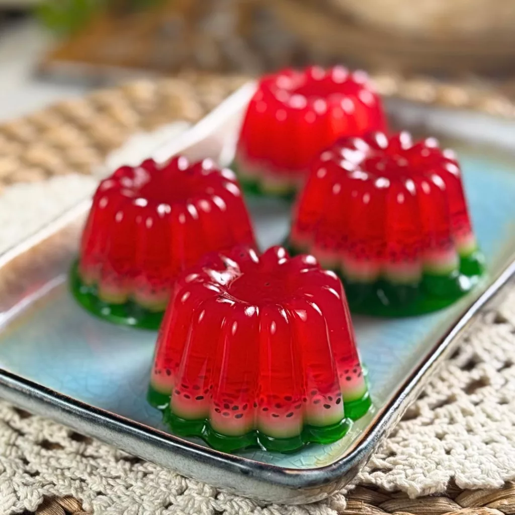 Puding Tembikai, Pencuci Mulut Comel & Memikat Selera Yang Mengagumkan 4 Puding Tembikai, Pencuci Mulut Comel & Memikat Selera Yang Mengagumkan