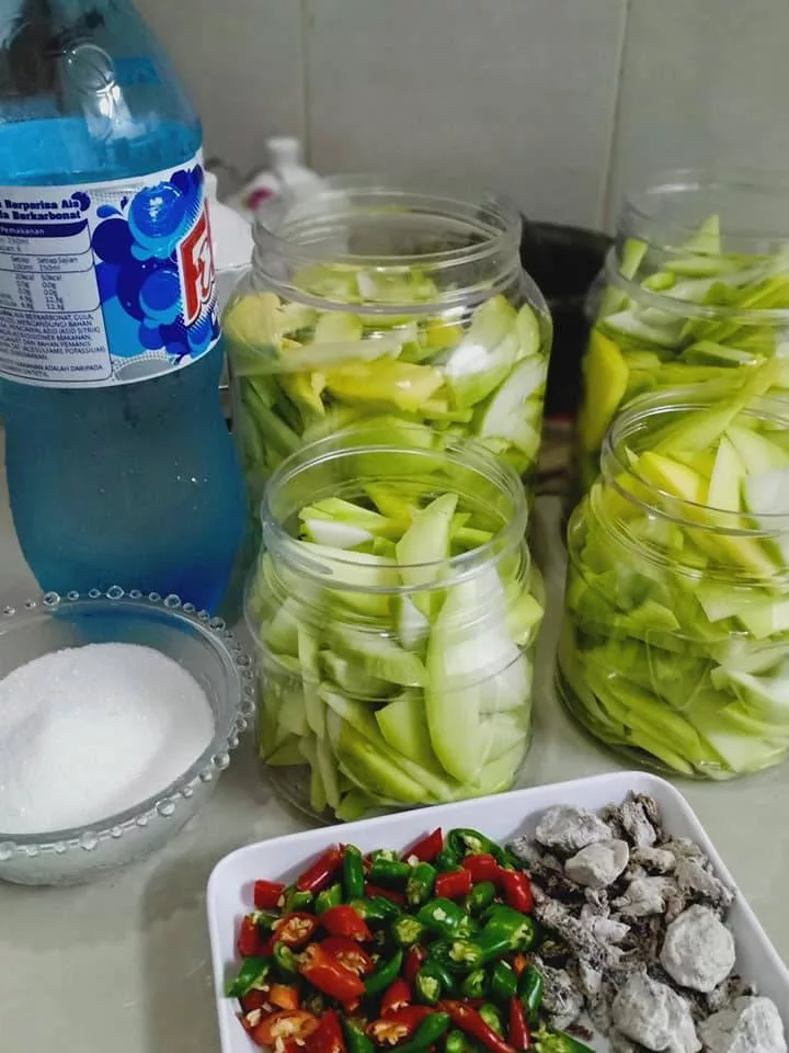 JERUK MANGGA ASAM BOI Rangup Krup Krap, Letak Air Soda Simpan Dalam Peti Ais Semalaman!