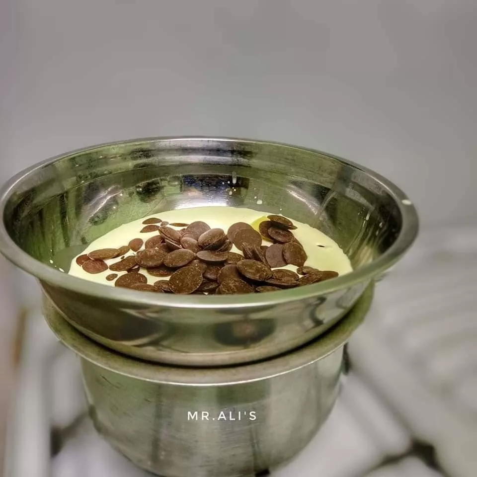 Teknik Buat 'Chocolate Ganache' Sedap, Merelip-Relip Berkilat & Cair Di Mulut! 8 Teknik Buat ‘Chocolate Ganache’ Sedap, Merelip-Relip Berkilat & Cair Di Mulut!