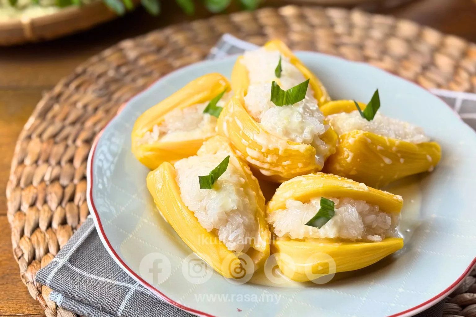 Pulut Nangka Lemak Manis Pencuci Mulut Klasik Paling Menggoda & Tak Pernah Mengecewakan