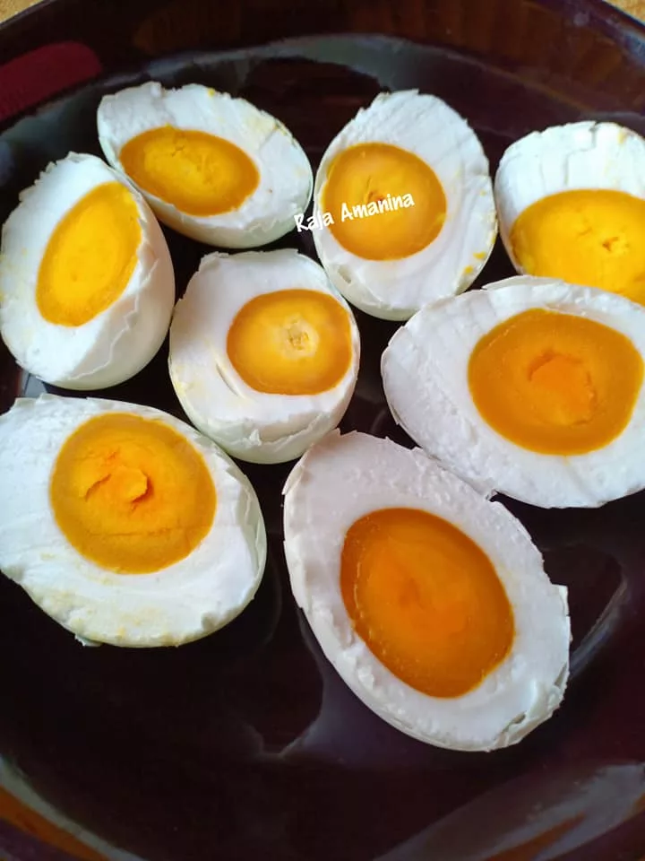 Cara Buat Sendiri TELUR MASIN Cantik Kejadiannya, Penting Didihkan Air Hingga Naik Bunga Garam!