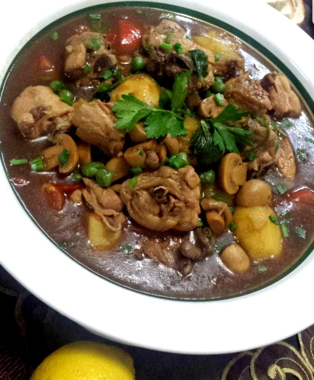 Resepi Asal STEW AYAM Cara Tengku Ampuan Pahang, Sedap Makan Dengan Garlic Bread!