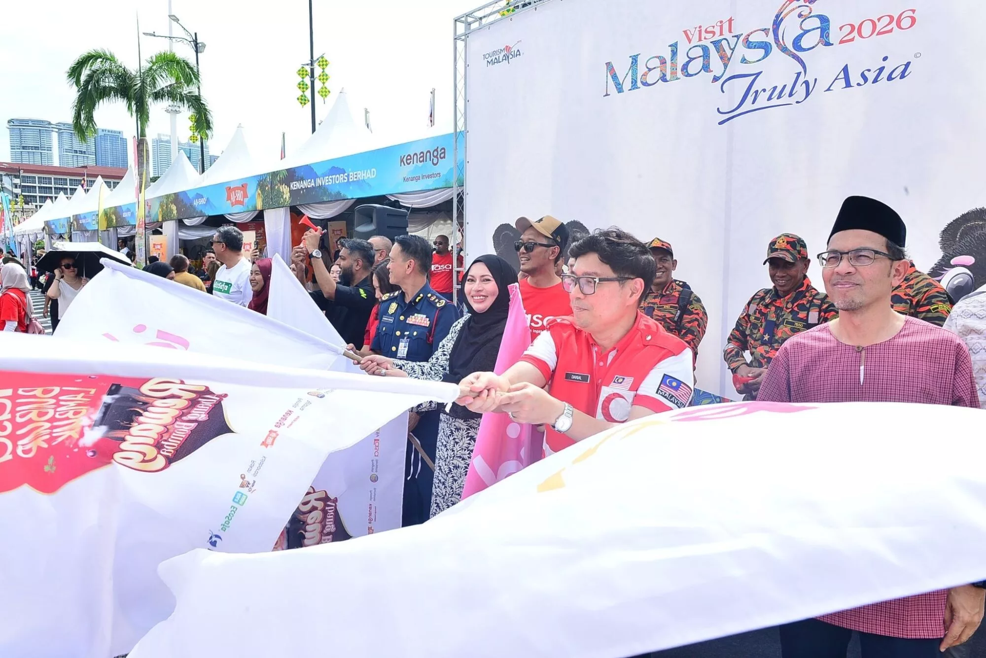 Bubur Lambuk Rewang Abang Bomba 2026 Cipta Sejarah, 16,000 Pek Satukan Rakyat Di Dataran Merdeka 46 Bubur Lambuk Rewang Abang Bomba 2026 Cipta Sejarah, 16,000 Pek Satukan Rakyat Di Dataran Merdeka