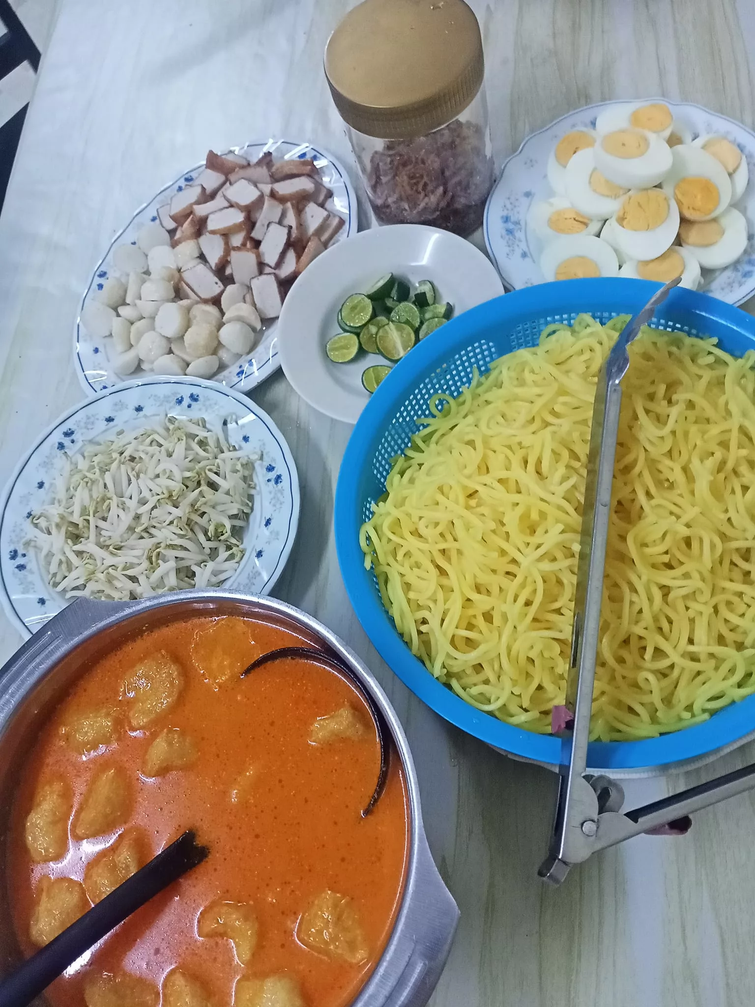 Tip Masak Mi Kari Sedap Letak Udang Kering, Kuah Kena Pekat! 6 Tip Masak Mi Kari Sedap Letak Udang Kering, Kuah Kena Pekat!
