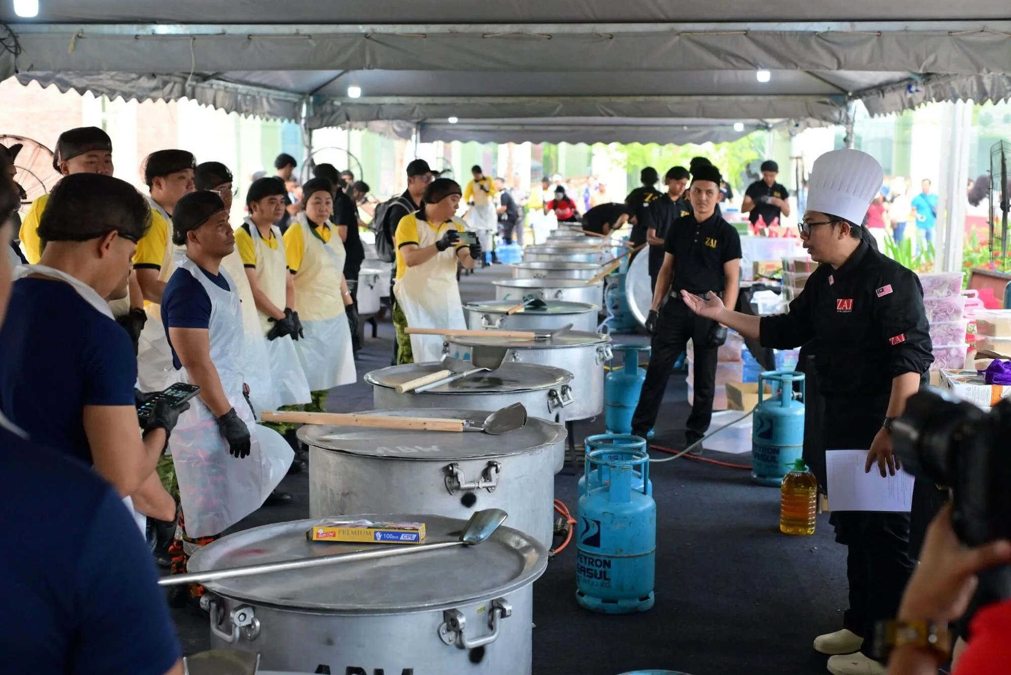 Bubur Lambuk Rewang Abang Bomba 2026 Cipta Sejarah, 16,000 Pek Satukan Rakyat Di Dataran Merdeka 52 Bubur Lambuk Rewang Abang Bomba 2026 Cipta Sejarah, 16,000 Pek Satukan Rakyat Di Dataran Merdeka