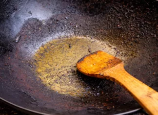 Cara Hilangkan Kerak Periuk: 6 Tips Mudah & Berkesan Tanpa Sabun!