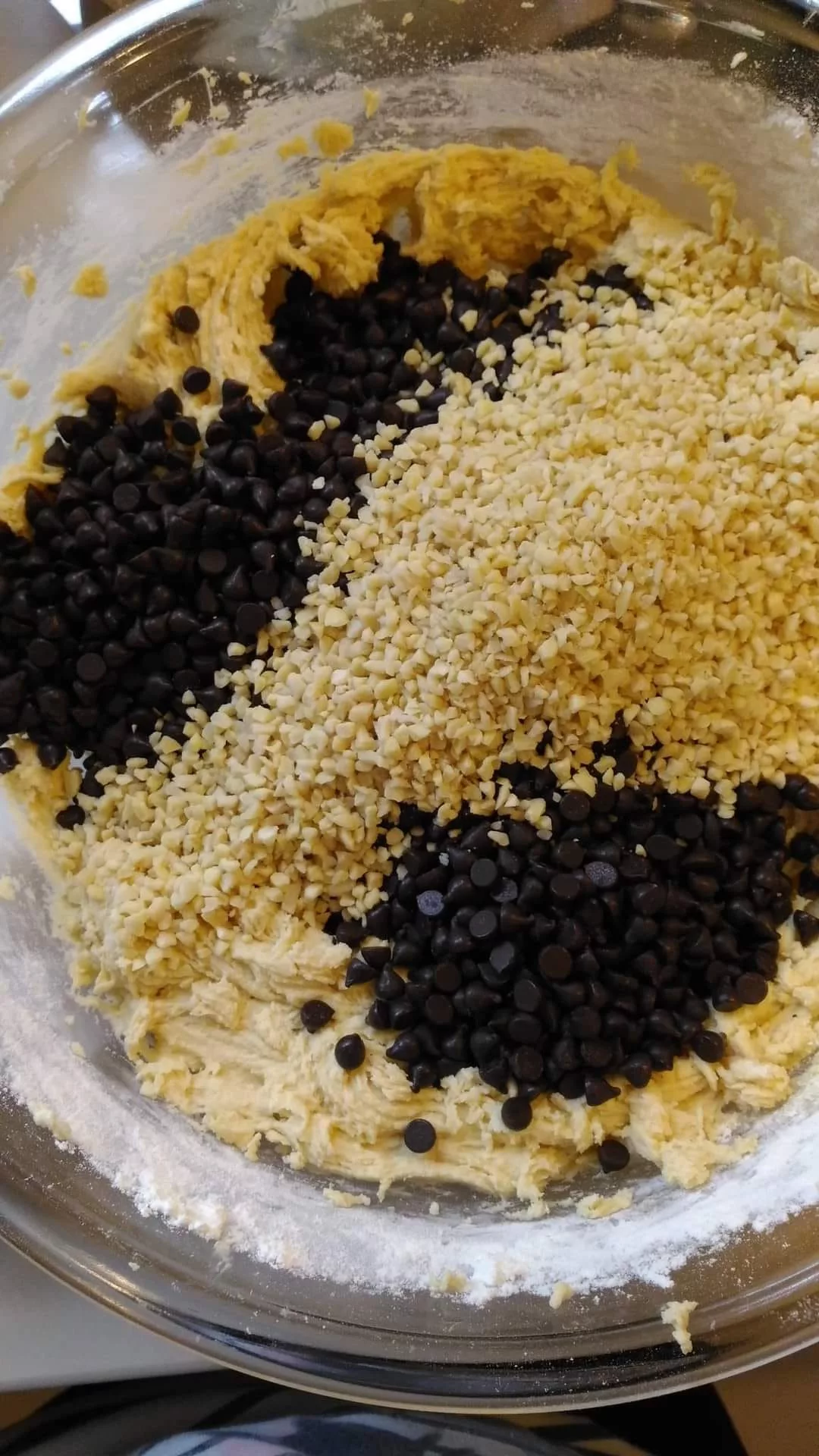 Ramai Orang Suka, 30 Tahun Lamanya Guna Resipi ‘CHOCOLATE CHIP ALMOND COOKIES’