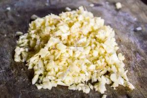 Khasiat Bawang Putih: Rahsia Hebat yang Ramai Tak Sedar untuk Kesihatan Anda! 8 Khasiat Bawang Putih: Rahsia Hebat yang Ramai Tak Sedar untuk Kesihatan Anda!