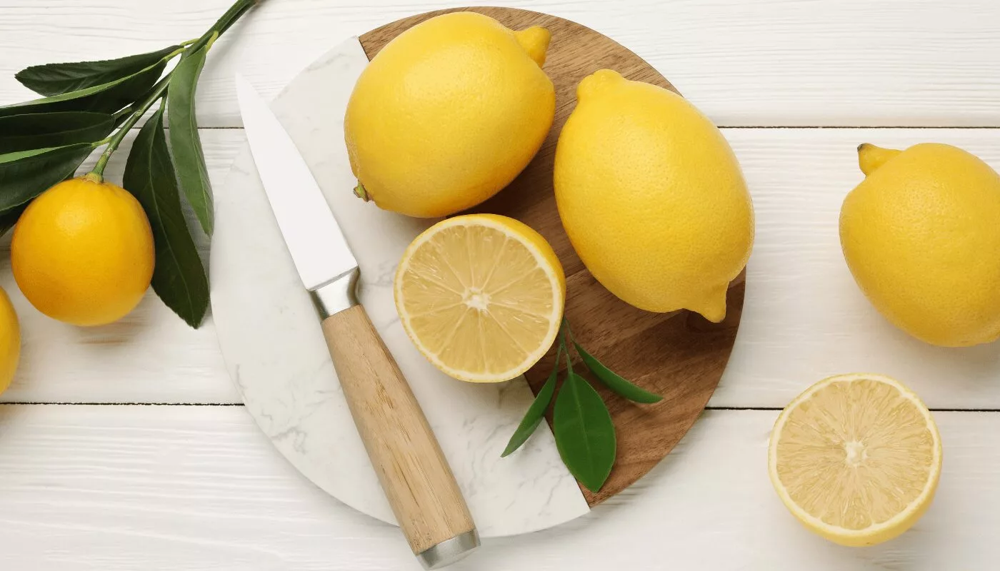 Amalkan Minum Air Lemon Suam Setiap Pagi, Ini 6 Manfaat Yang Ramai Tak Tahu!