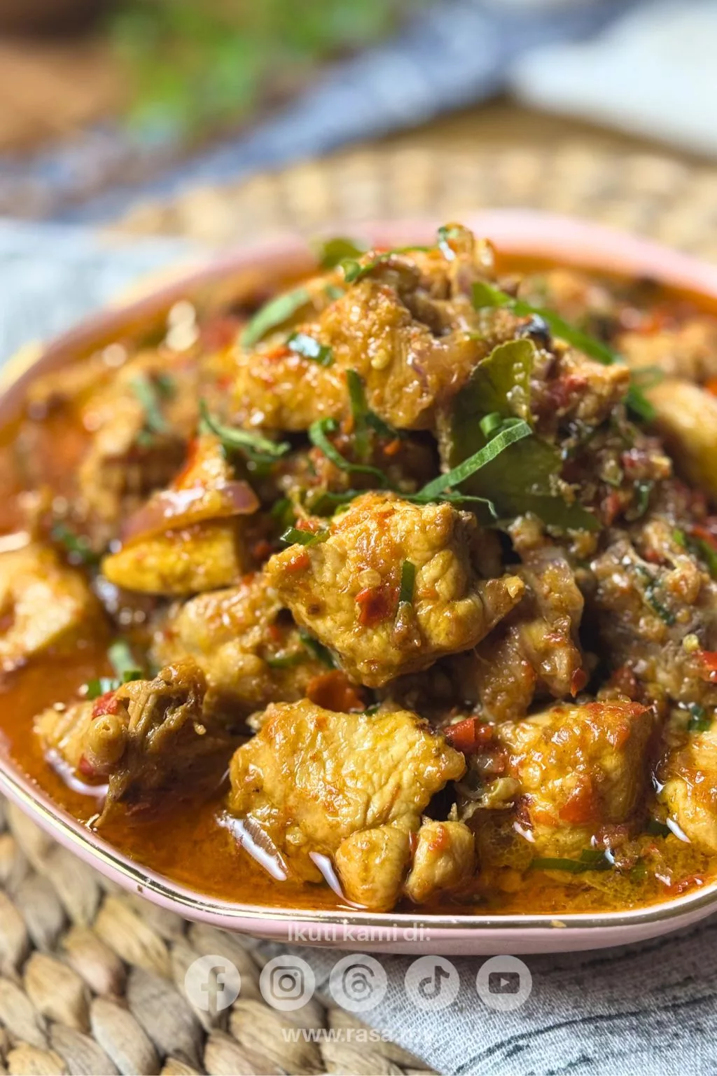 Ayam Cili Bersantan Padu & Berlemak: Resipi Pedas ‘Kick’ Paling Menggoda Selera