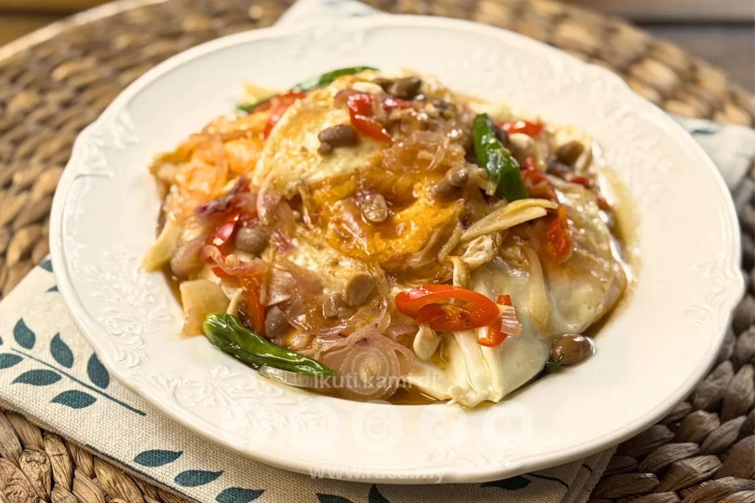 Telur Masak Taucu Paling Sedap & Mudah. Resipi Simple Je Tapi Padu!