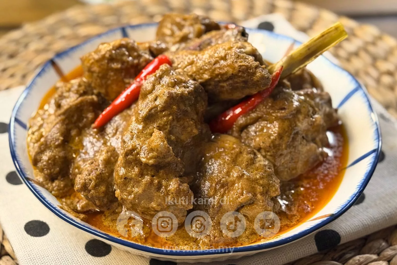 Kerutuk Ayam Pekat Berempah & Padu. Resipi Kampung Confirm Sedap!