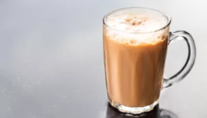Teh Tarik Malaysia: Kisah Nostalgia & Simbol Perpaduan Yang Masih Digemari 8 Teh Tarik Malaysia: Kisah Nostalgia & Simbol Perpaduan Yang Masih Digemari
