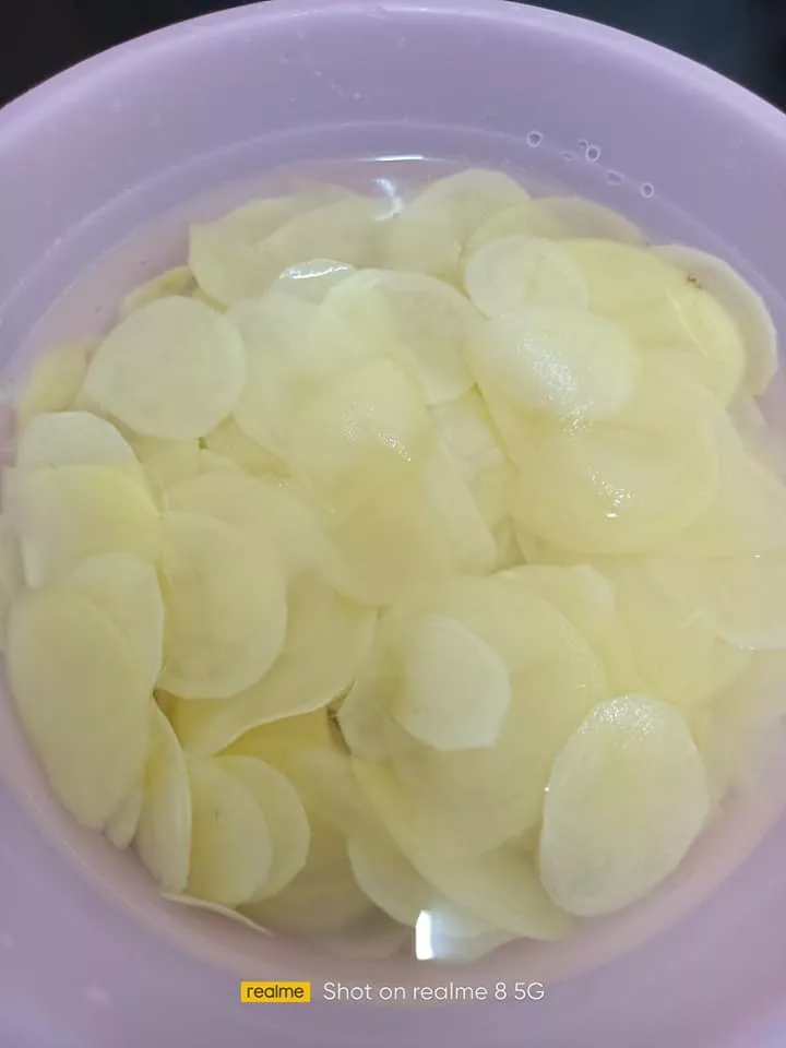 Cara Buat Kerepek Kentang Homemade, Rangup & Nipis, Goreng Cantik Tak Hangit! 11 Cara Buat Kerepek Kentang Homemade, Rangup & Nipis, Goreng Cantik Tak Hangit!