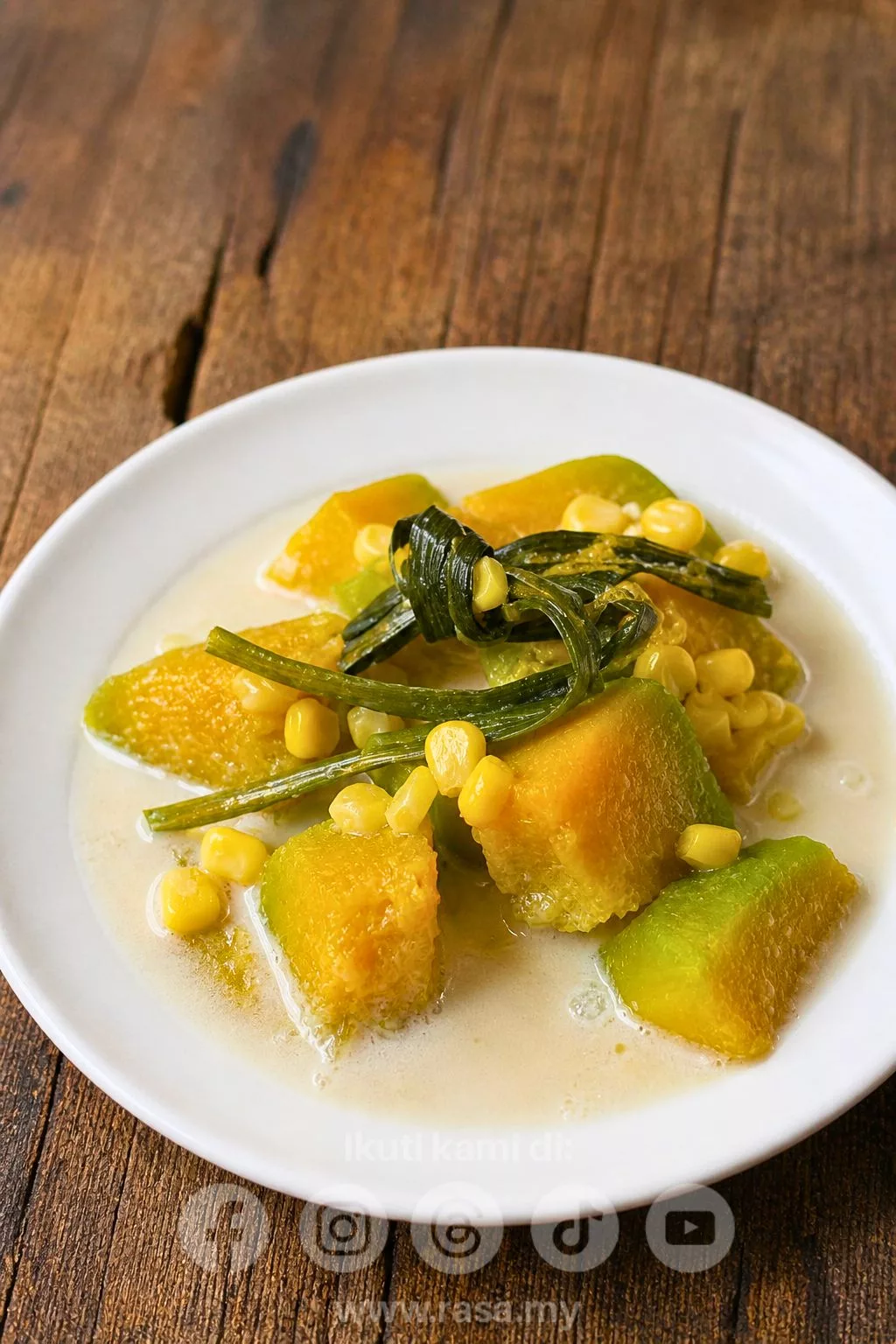 Pengat Labu Jagung Manis Paling Sedap & Berlemak, Resipi Tradisional Buat Rasa “Homey”