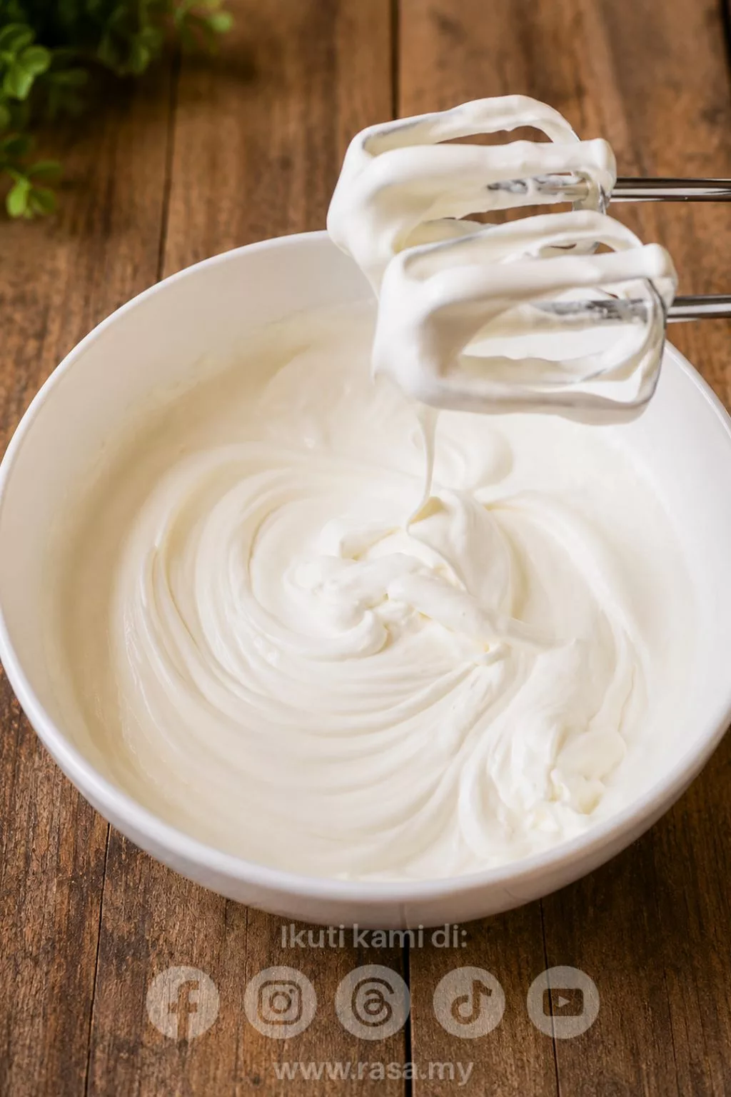 Whipping Cream Homemade Mudah, Jimat & Cepat Siap Hanya 5 Minit