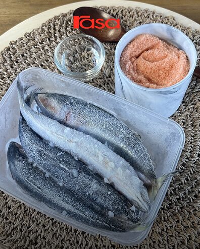 Cara Cepat Nyahbeku Ikan Guna Cuka & Garam Ambil Masa 10-15 Minit Sahaja! 5 Cara Cepat Nyahbeku Ikan Guna Cuka & Garam Ambil Masa 10-15 Minit Sahaja!