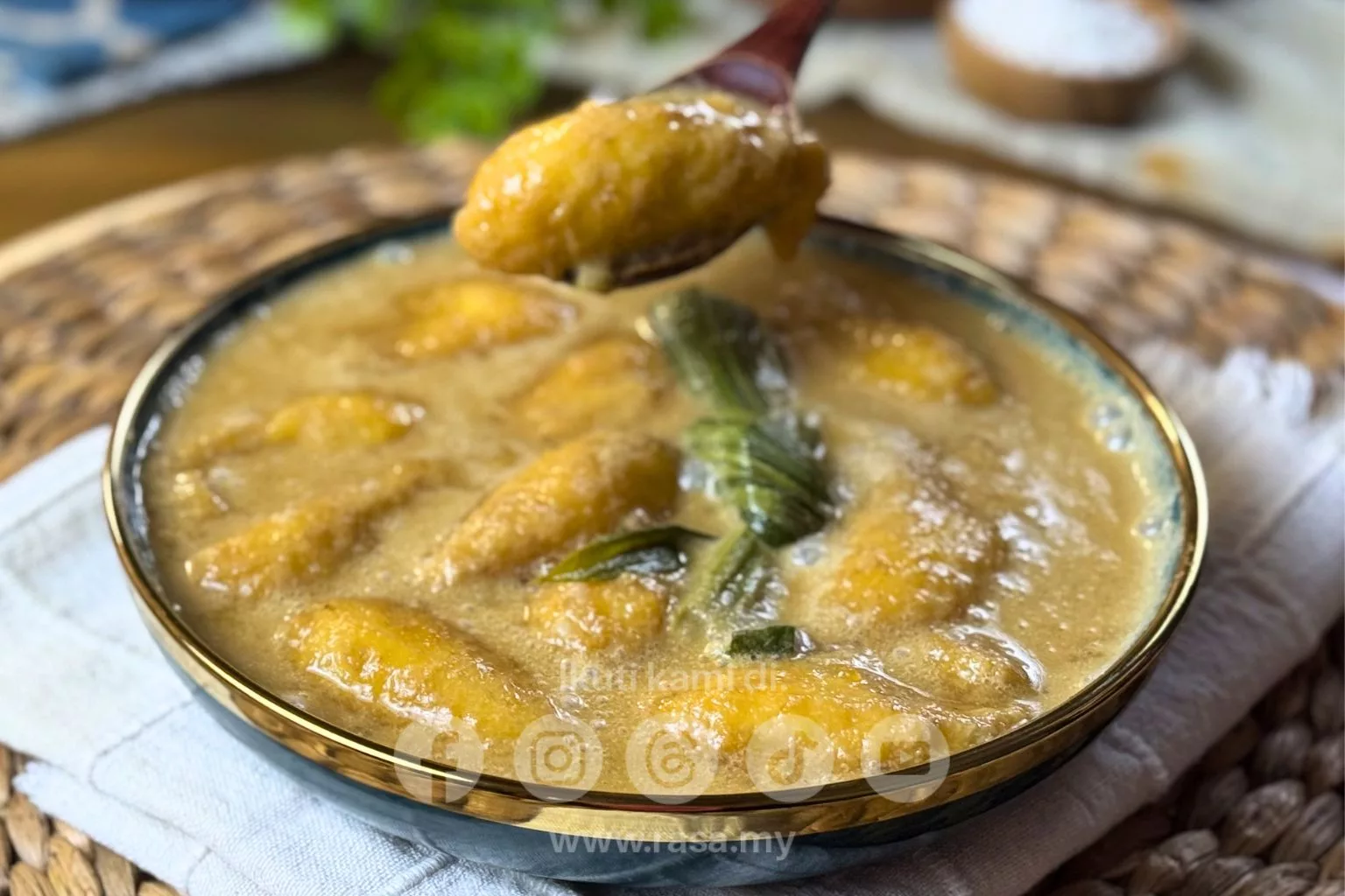 Pengat Pisang Bersagu Lemak Manis, Resipi Kampung Paling Nostalgia