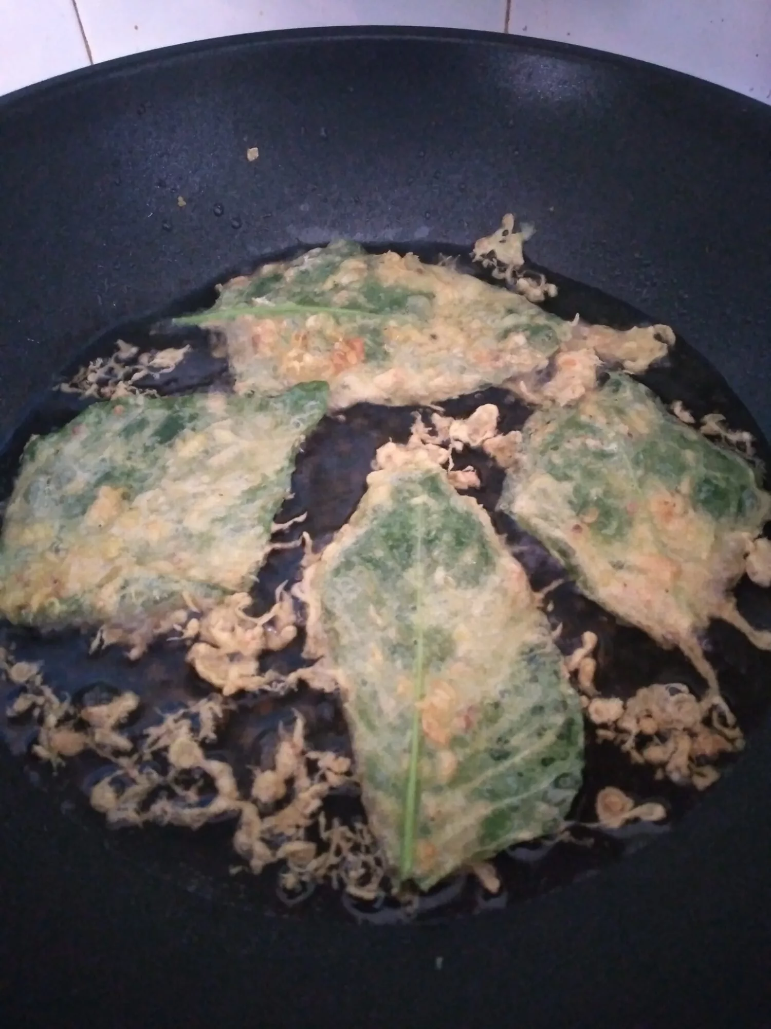 Rempeyek Bayam Rangup & Mudah, Resipi Paling Sedap Untuk Kudapan