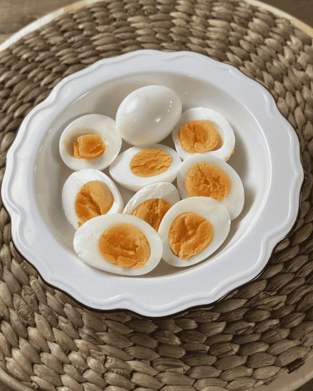 Telur Rebus Soft Boiled, Trik Mudah & Berkesan Supaya Licin, Cantik dan Senang Dikupas 8 Telur Rebus Soft Boiled, Trik Mudah & Berkesan Supaya Licin, Cantik dan Senang Dikupas