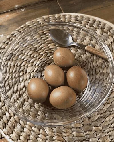Telur Rebus Soft Boiled, Trik Mudah & Berkesan Supaya Licin, Cantik dan Senang Dikupas 6 Telur Rebus Soft Boiled, Trik Mudah & Berkesan Supaya Licin, Cantik dan Senang Dikupas