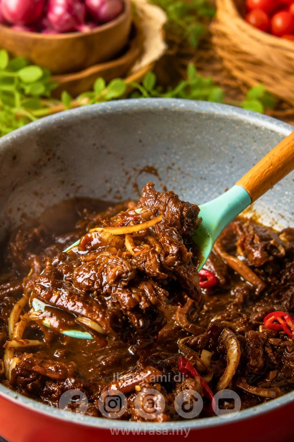 Daging Masak Kicap Kerisik Paling Sedap & Wangi, Resipi Mudah Buat Bertambah Nasi 26 Daging Masak Kicap Kerisik Paling Sedap & Wangi, Resipi Mudah Buat Bertambah Nasi