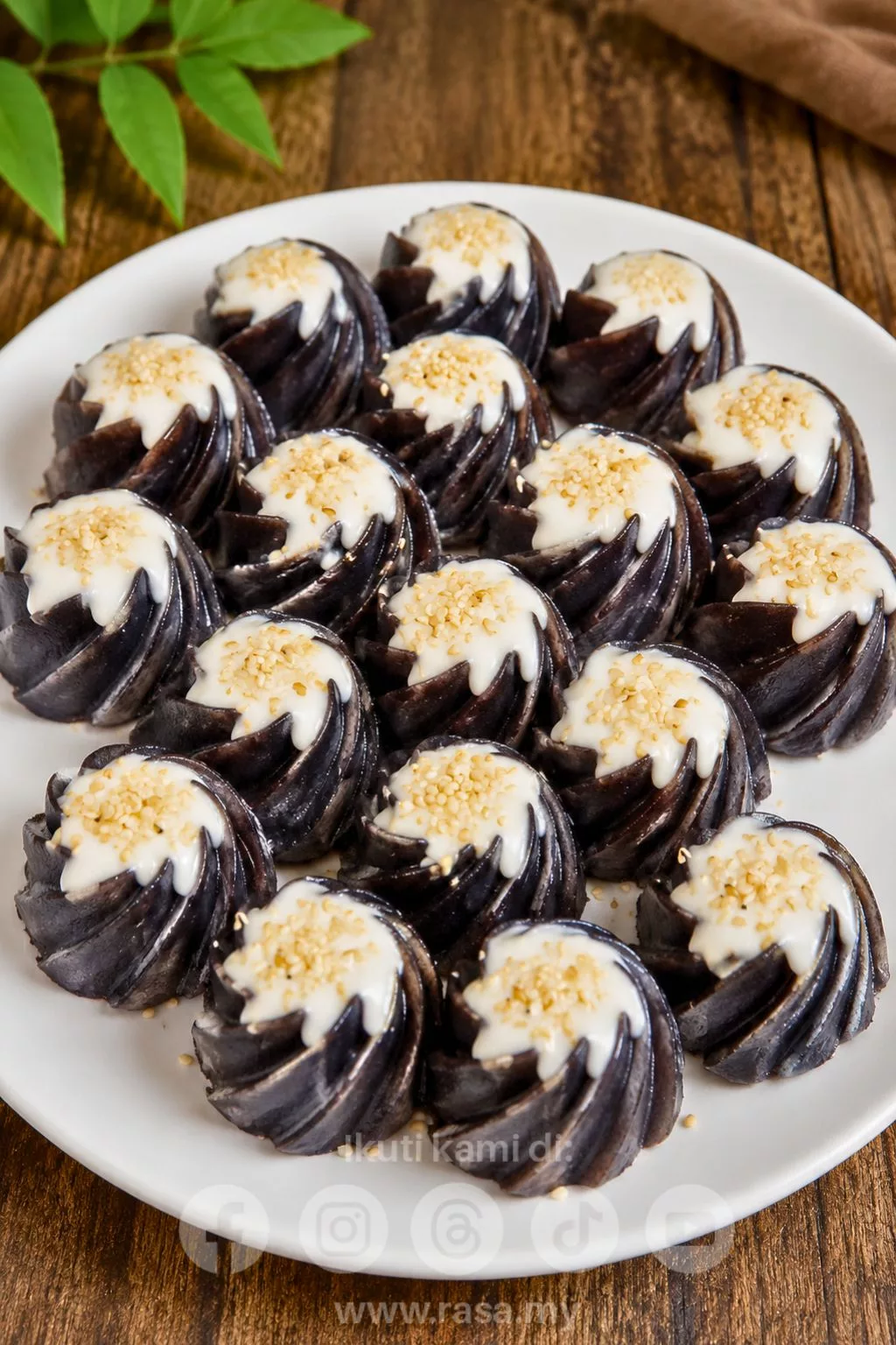 Kuih Kaswi Beras Pulut Hitam Paling Gebu & Lemak Manis, Resipi Tradisional Yang Memikat Selera 13 Kuih Kaswi Beras Pulut Hitam Paling Gebu & Lemak Manis, Resipi Tradisional Yang Memikat Selera