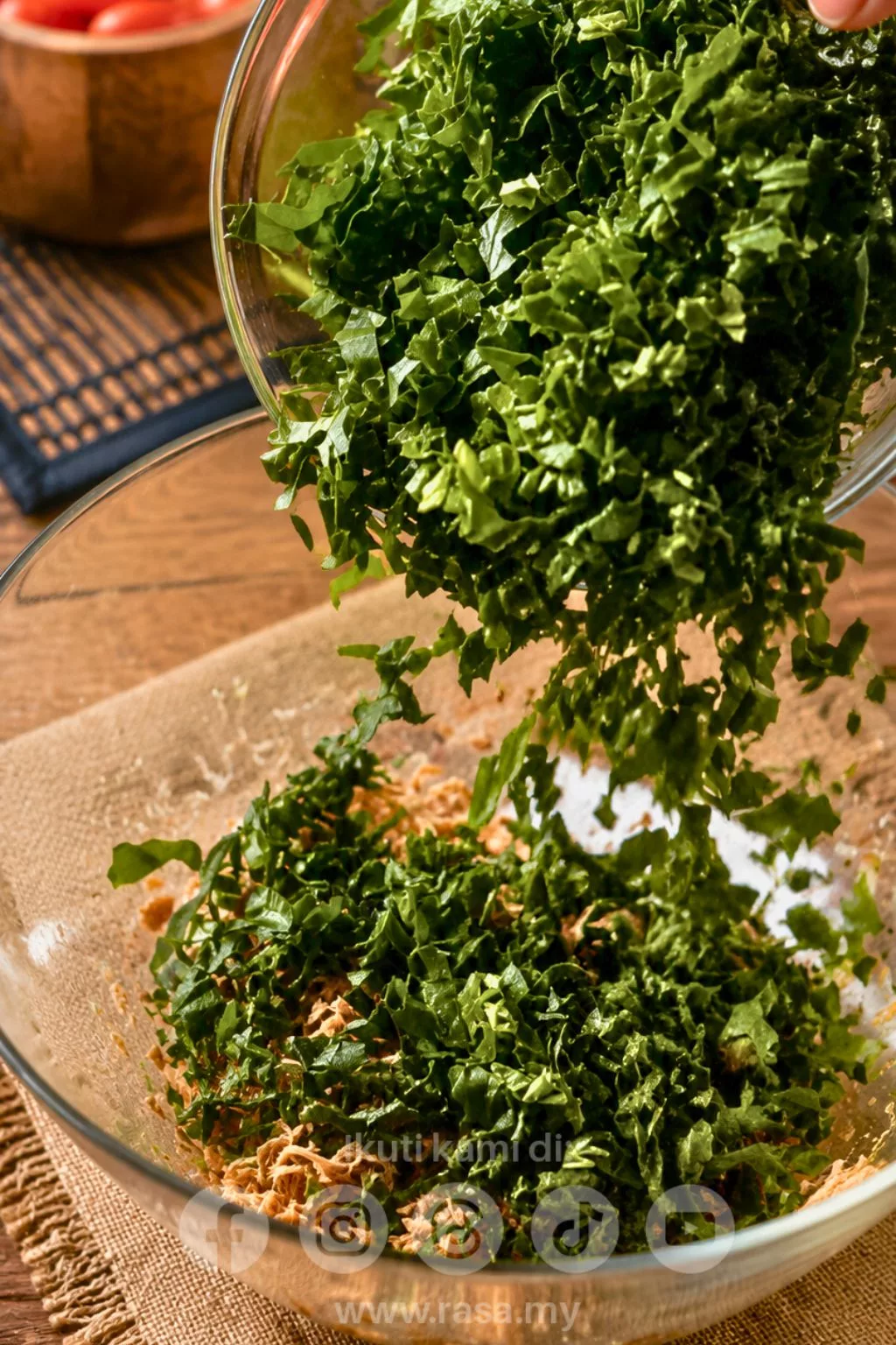 Urap Daun Pegaga Paling Sedap & Menyelerakan, Resipi Tradisional Yang Wajib Cuba